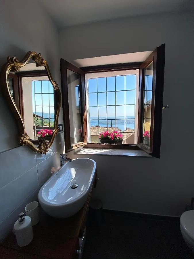 La Casa Di Andrea Lägenhet Gardone Riviera