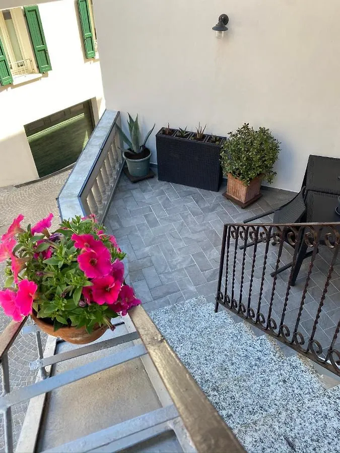 La Casa Di Andrea Lägenhet Gardone Riviera 0*,