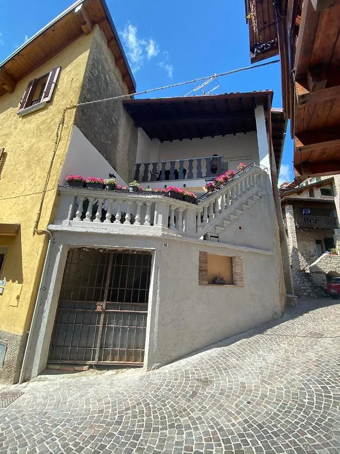 La Casa Di Andrea Lägenhet Gardone Riviera